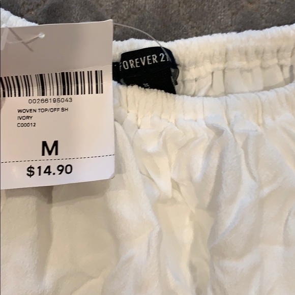 Off the shoulder - Picture 3 of 3